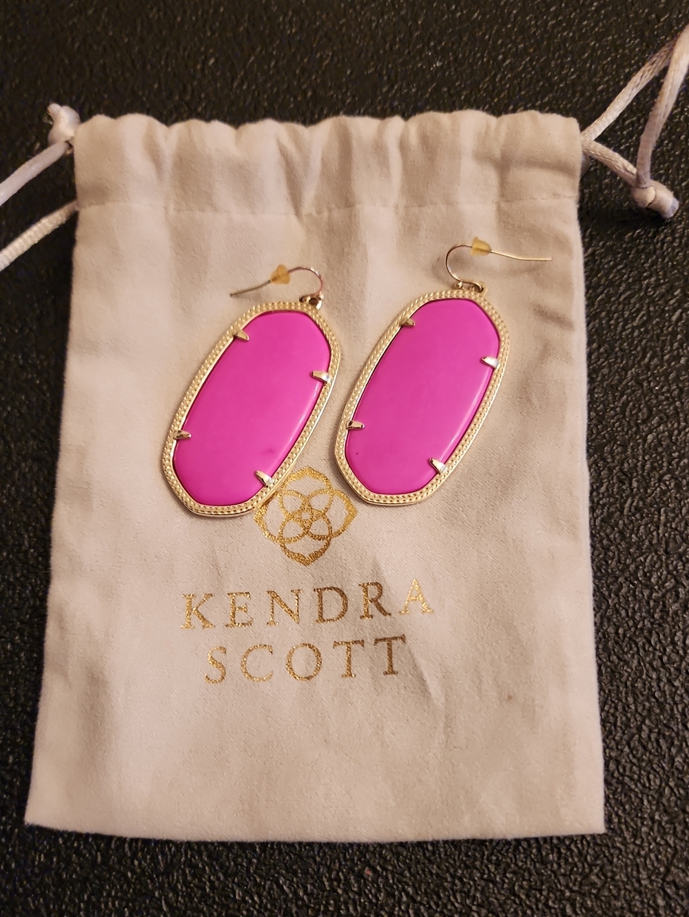 Kendra Scott Hot Pink Elle Danielle Earrings in Gold